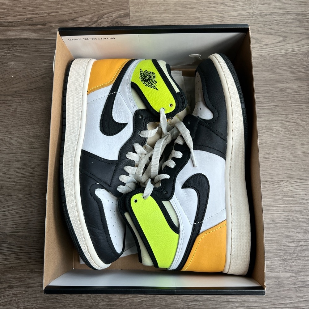 Nike Air Jordan 1 Retro High OG Box